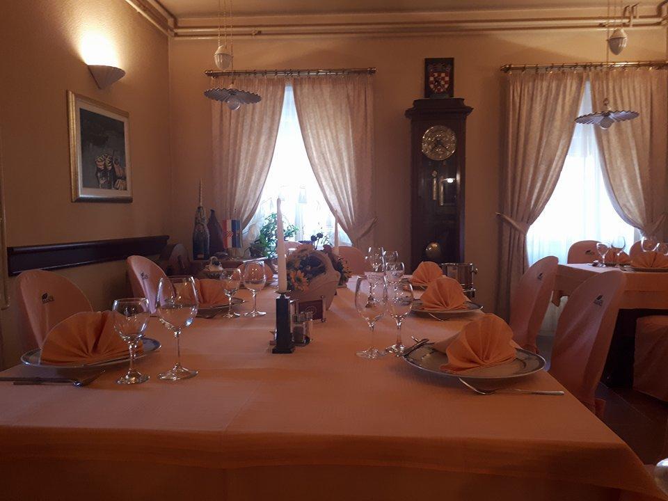 Hotel Mance Brod na Kupi Екстер'єр фото
